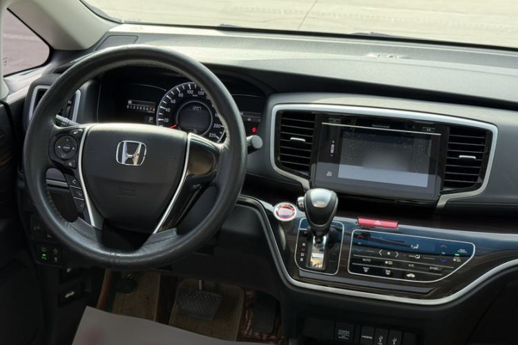 Used Honda Odyssey 2018 2.4L Luxury Edition Interior 15