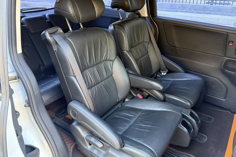 Used Honda Odyssey 2018 2.4L Luxury Edition Interior 2