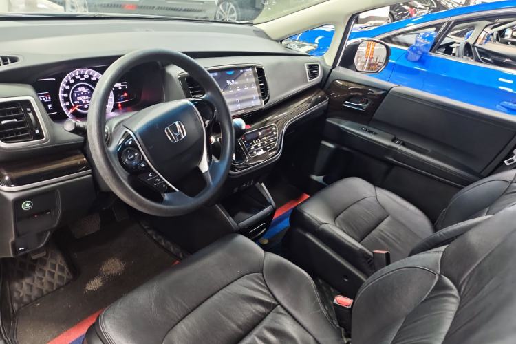 Used Honda Odyssey 2018 2.4L Luxury Edition Interior 2