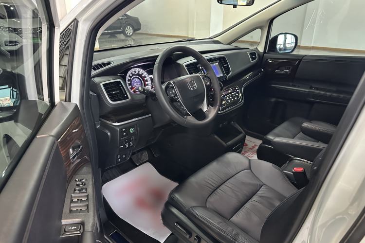 Used Honda Odyssey 2018 2.4L Smart Edition Interior 2