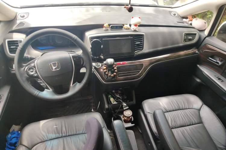 Used Honda Odyssey 2018 2.4L Luxury Edition Interior 2