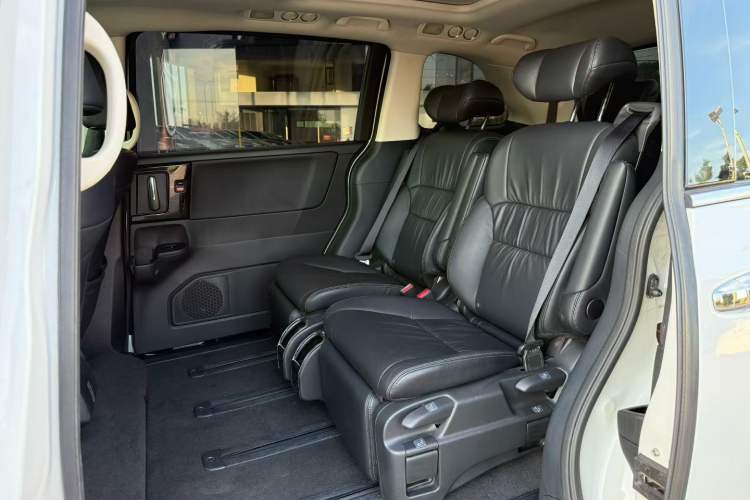 Used Honda Odyssey 2018 2.4L Smart Edition Interior 3