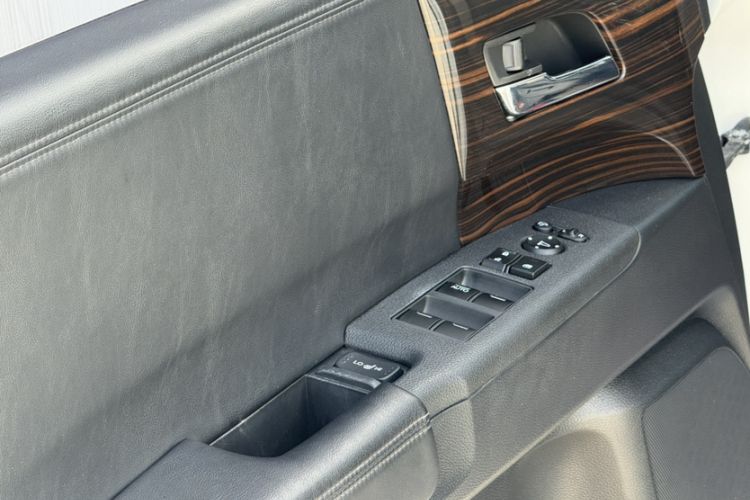 Used Honda Odyssey 2018 2.4L Luxury Edition Interior 3