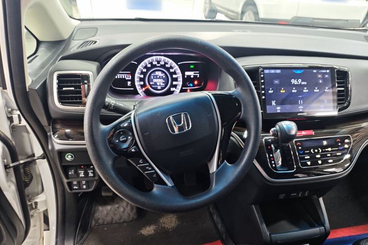 Used Honda Odyssey 2018 2.4L Luxury Edition Interior 3