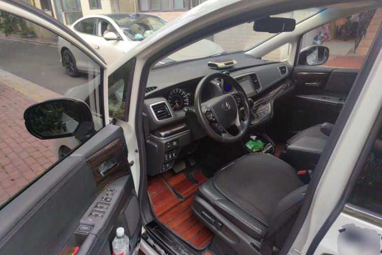 Used Honda Odyssey 2018 2.4L Supreme Edition Interior 3