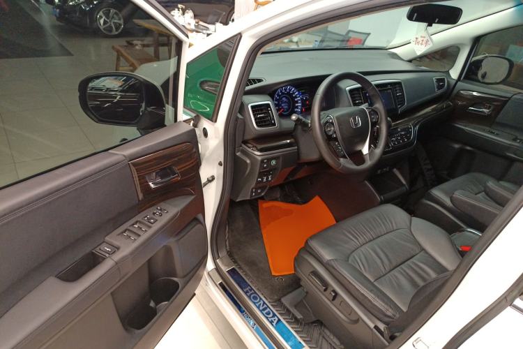 Used Honda Odyssey 2018 2.4L Smart Edition Interior 3