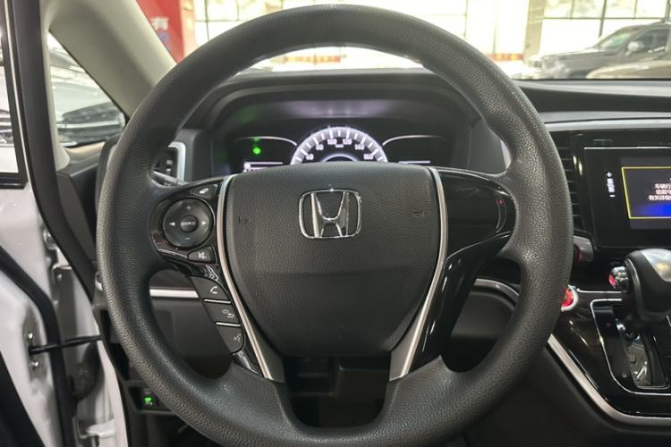Used Honda Odyssey 2018 2.4L Luxury Edition Interior 3