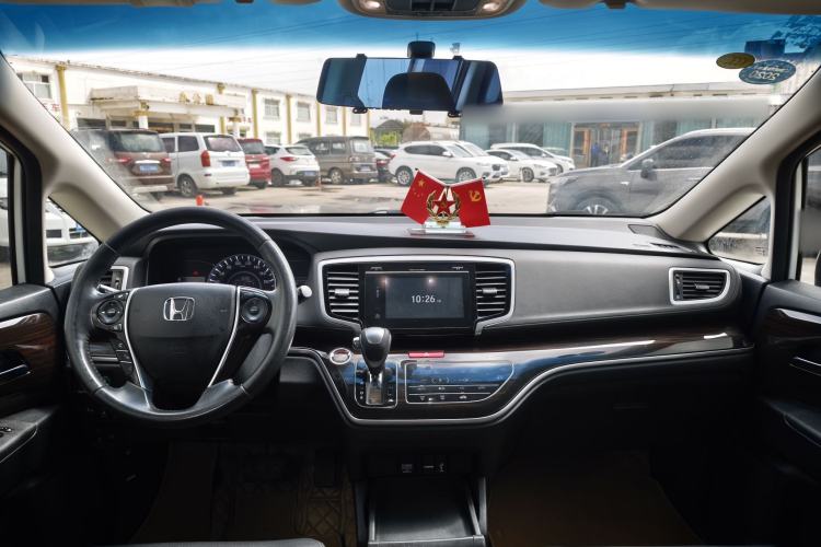 Used Honda Odyssey 2018 2.4L Smart Edition Interior 3