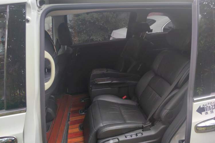 Used Honda Odyssey 2018 2.4L Supreme Edition Interior 4