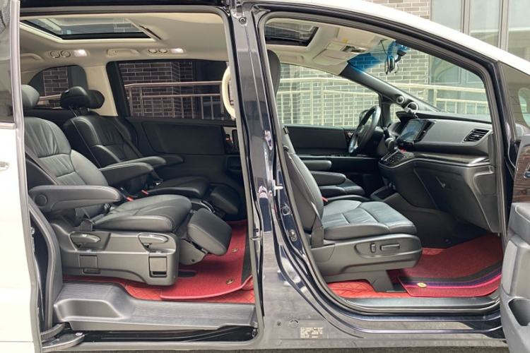 Used Honda Odyssey 2018 2.4L Smart Edition Interior 4