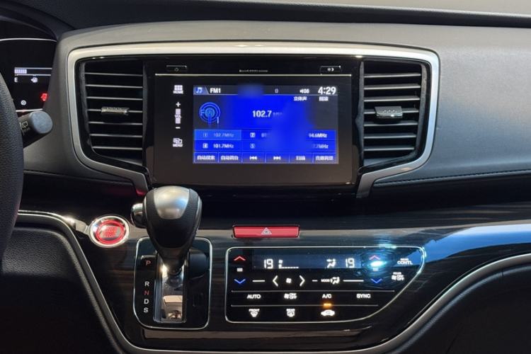 Used Honda Odyssey 2018 2.4L Luxury Edition Interior 4
