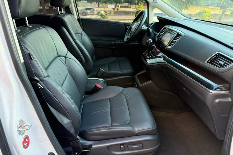 Used Honda Odyssey 2018 2.4L Smart Edition Interior 5