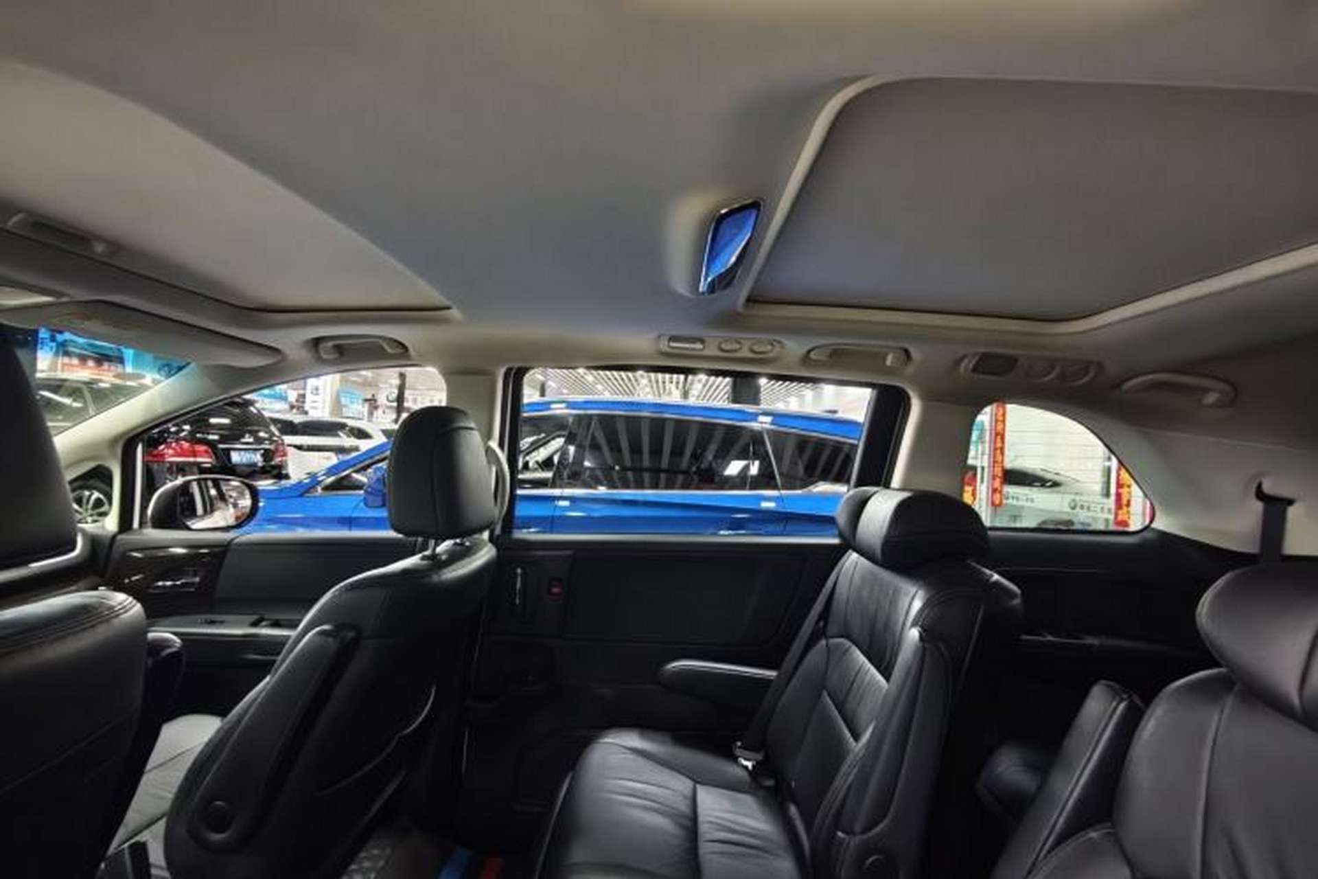 Used Honda Odyssey 2018 2.4L Luxury Edition Interior 5