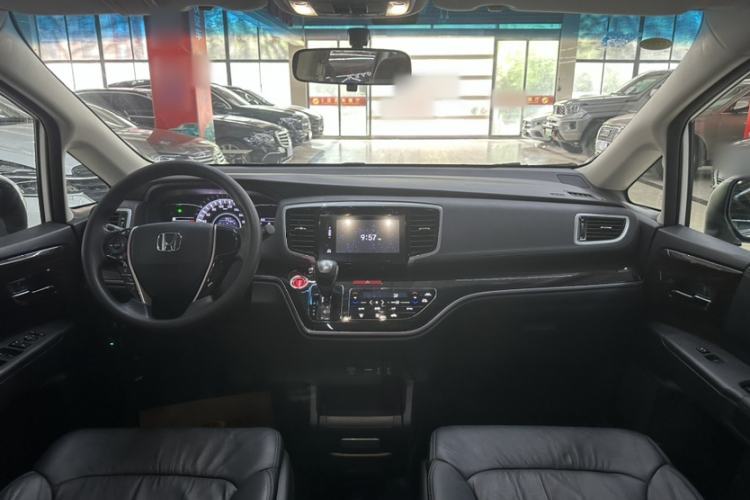Used Honda Odyssey 2018 2.4L Luxury Edition Interior 5
