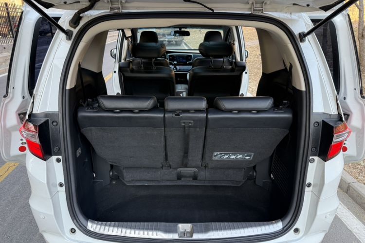 Used Honda Odyssey 2018 2.4L Luxury Edition Interior 6