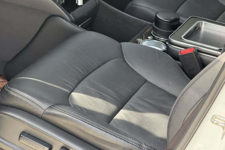 Used Honda Odyssey 2018 2.4L Luxury Edition Interior 6