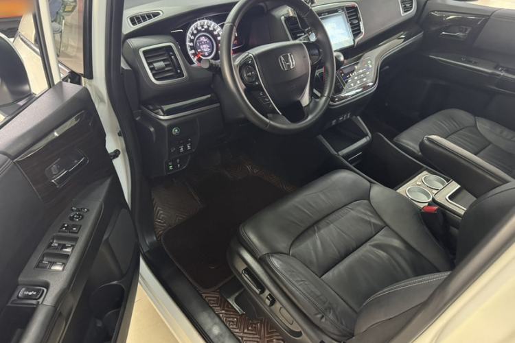 Used Honda Odyssey 2018 2.4L Luxury Edition Interior 6