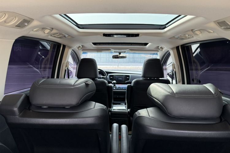 Used Honda Odyssey 2018 2.4L Luxury Edition Interior 8