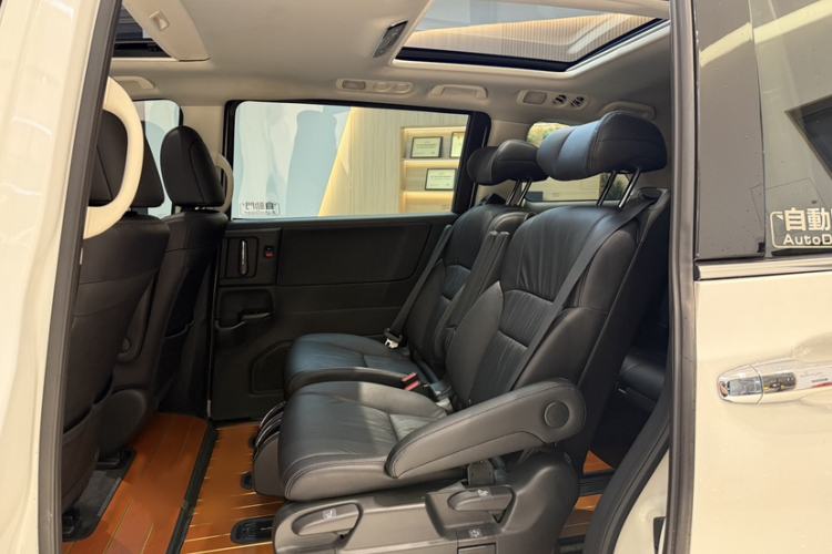 Used Honda Odyssey 2018 2.4L Luxury Edition Interior 8