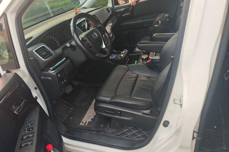Used Honda Odyssey 2018 2.4L Luxury Edition Left Front Seat