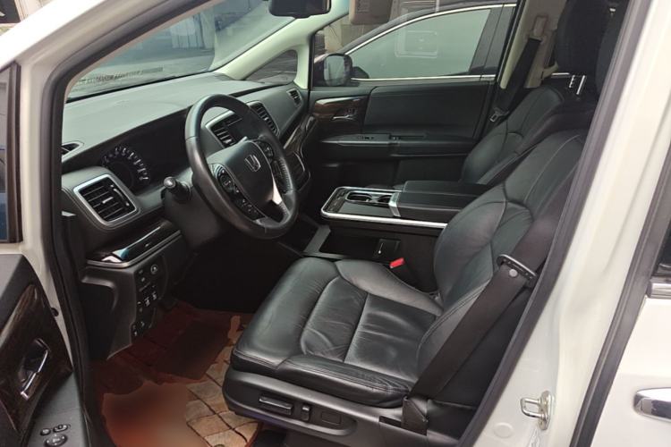 Used Honda Odyssey 2018 2.4L Supreme Edition Left Front Seat