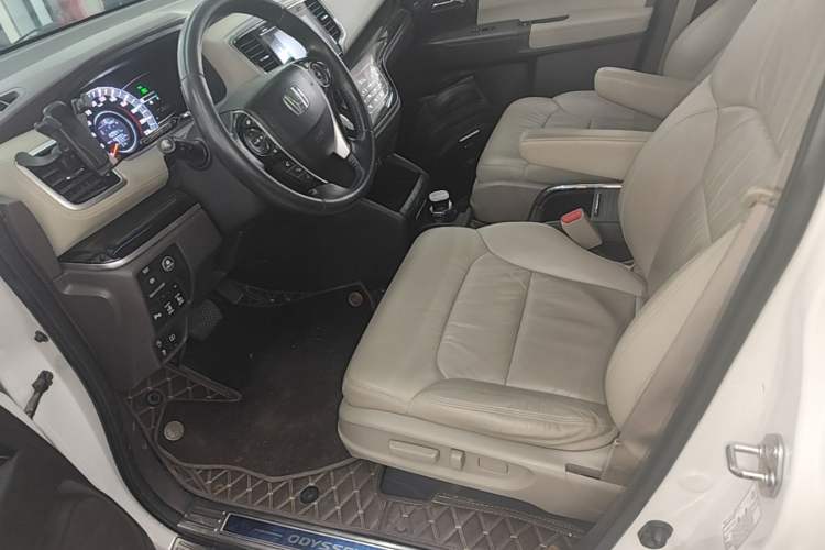 Used Honda Odyssey 2018 2.4L Smart Edition Left Front Seat