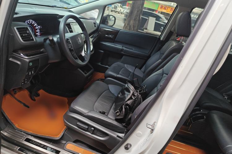 Used Honda Odyssey 2018 2.4L Luxury Edition Left Front Seat