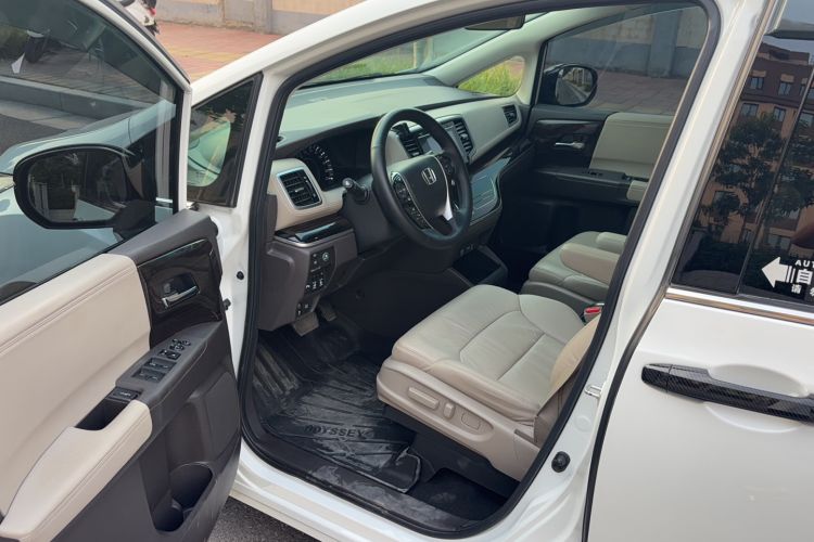 Used Honda Odyssey 2018 2.4L Smart Edition Left Front Seat