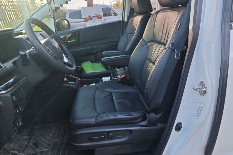 Used Honda Odyssey 2018 2.4L Luxury Edition Left Front Seat