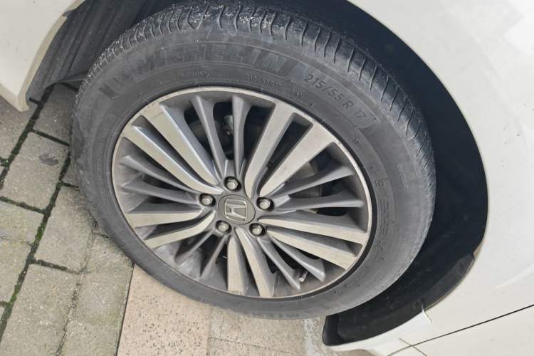 Used Honda Odyssey 2018 2.4L Luxury Edition Left Front Wheel Hub