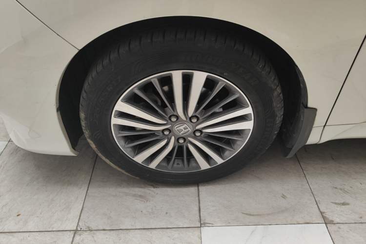 Used Honda Odyssey 2018 2.4L Prestige Edition Left Front Wheel Hub