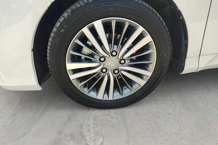 Used Honda Odyssey 2018 2.4L Luxury Edition Left Front Wheel Hub
