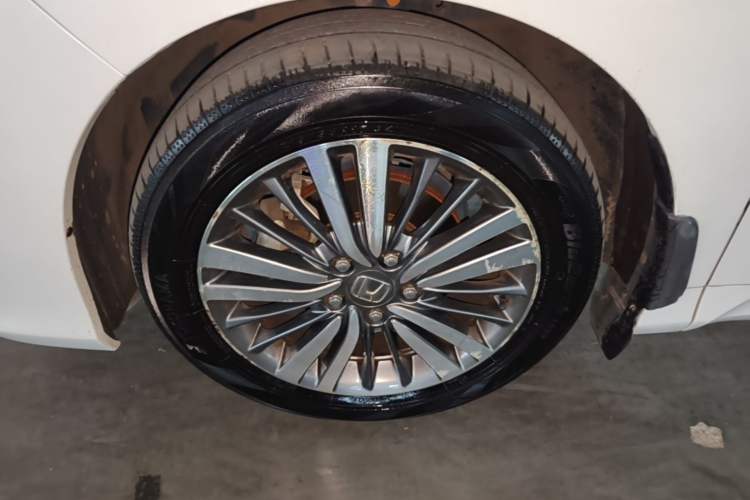 Used Honda Odyssey 2018 2.4L Luxury Edition Left Front Wheel Hub