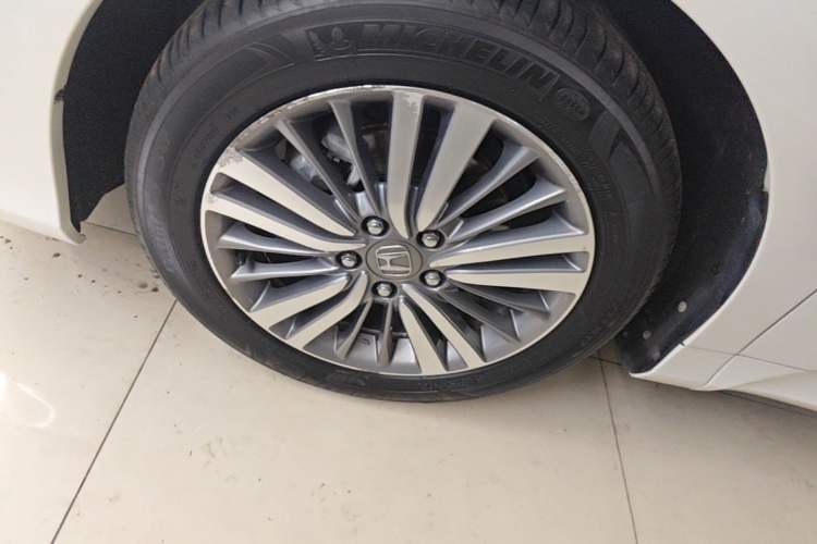 Used Honda Odyssey 2018 2.4L Luxury Edition Left Front Wheel Hub