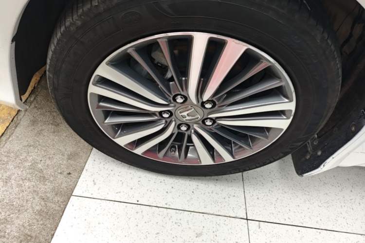 Used Honda Odyssey 2018 2.4L Luxury Edition Left Front Wheel Hub