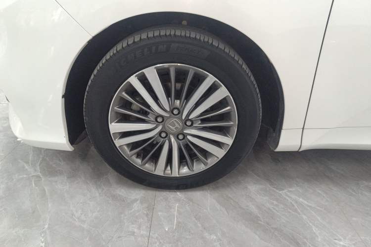 Used Honda Odyssey 2018 2.4L Luxury Edition Left Front Wheel Hub