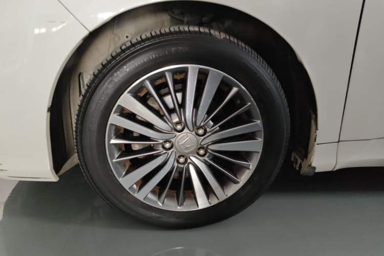 Used Honda Odyssey 2018 2.4L Luxury Edition Left Front Wheel Hub