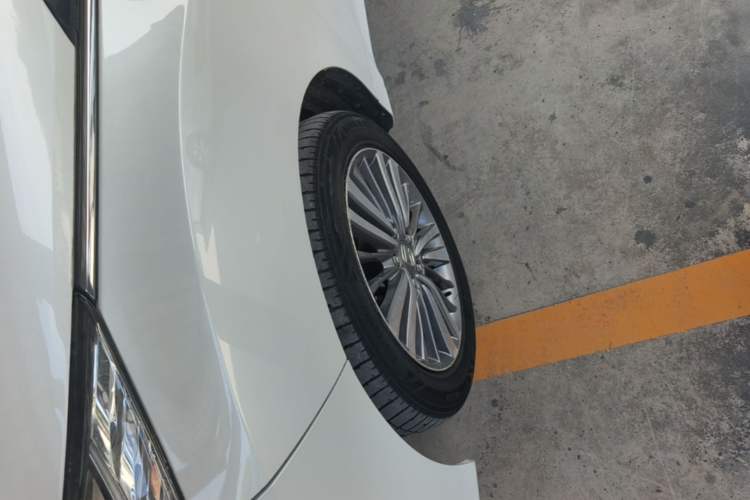 Used Honda Odyssey 2018 2.4L Luxury Edition Left Front Wheel Hub