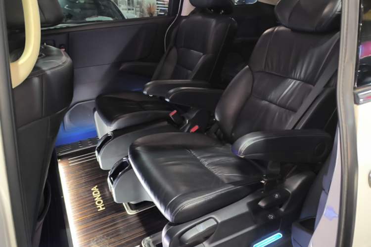 Used Honda Odyssey 2018 2.4L Luxury Edition Left Rear Seat