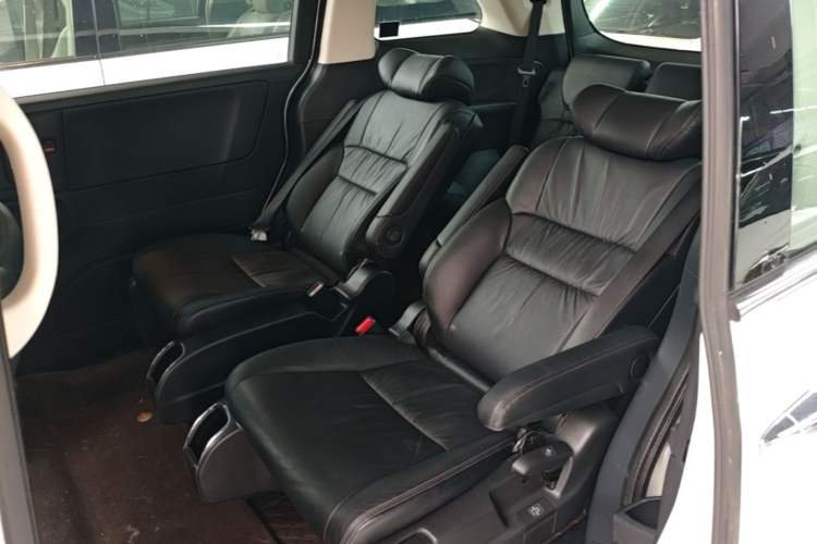 Used Honda Odyssey 2018 2.4L Luxury Edition Left Rear Seat