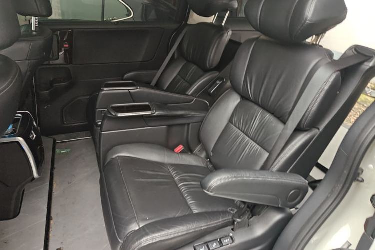 Used Honda Odyssey 2018 2.4L Supreme Edition Left Rear Seat