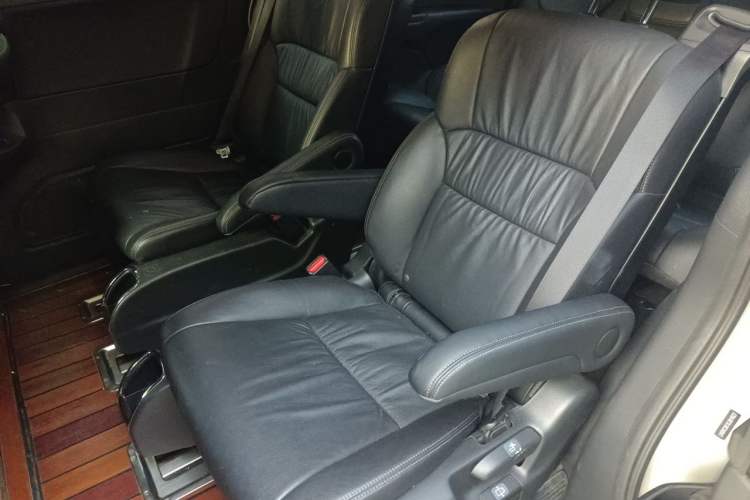 Used Honda Odyssey 2018 2.4L Luxury Edition Left Rear Seat