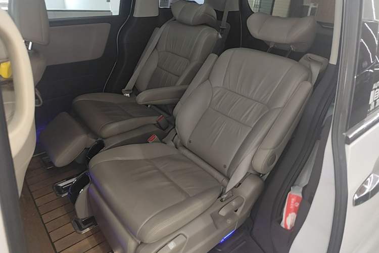 Used Honda Odyssey 2018 2.4L Smart Edition Left Rear Seat