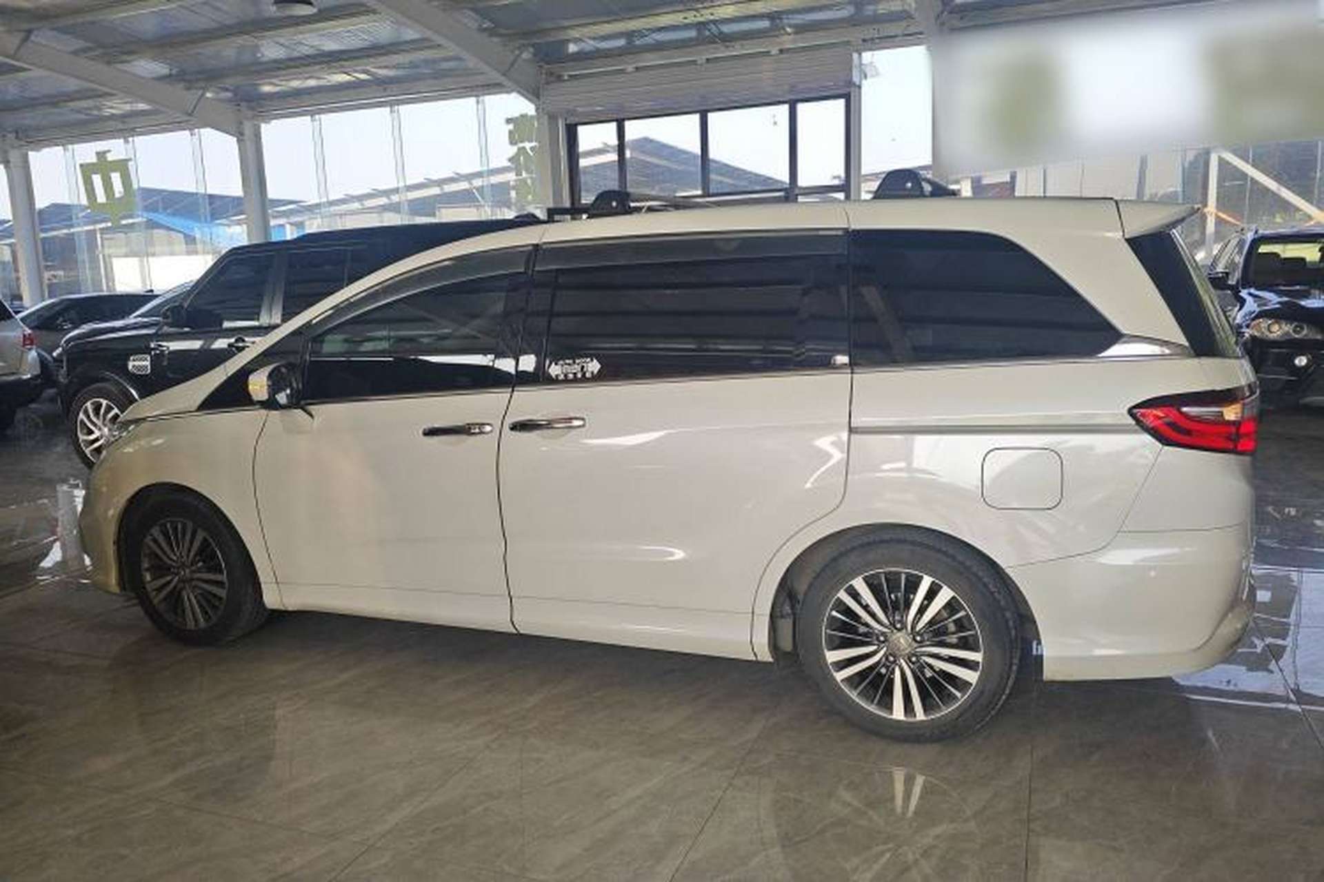 Used Honda Odyssey 2018 2.4L Smart Edition Left Side