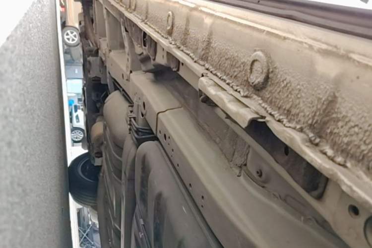 Used Honda Odyssey 2018 2.4L Smart Edition Left Side Sill