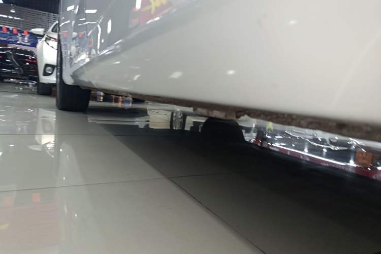 Used Honda Odyssey 2018 2.4L Supreme Edition Left Side Sill