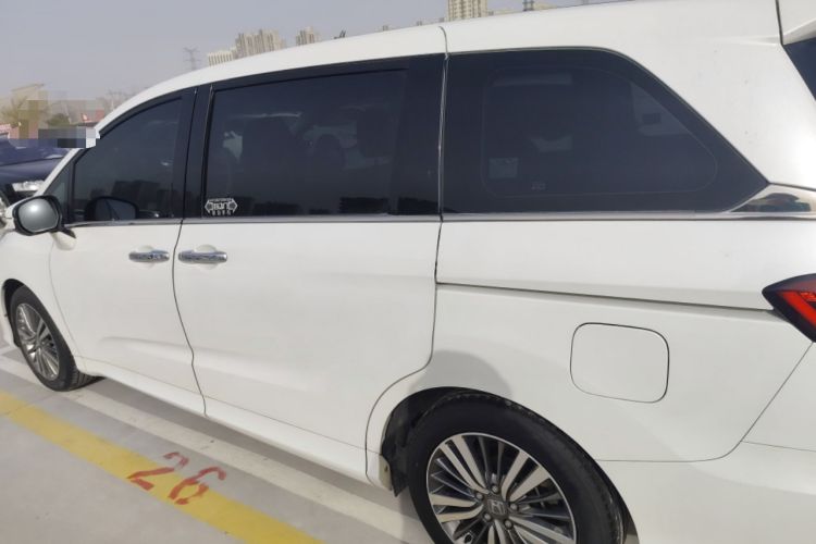 Used Honda Odyssey 2018 2.4L Luxury Edition Left Side