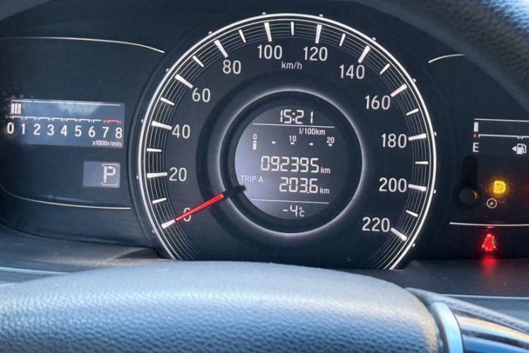 Used Honda Odyssey 2018 2.4L Luxury Edition Odometer Close Up