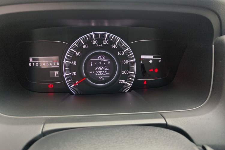 Used Honda Odyssey 2018 2.4L Luxury Edition Odometer Close Up