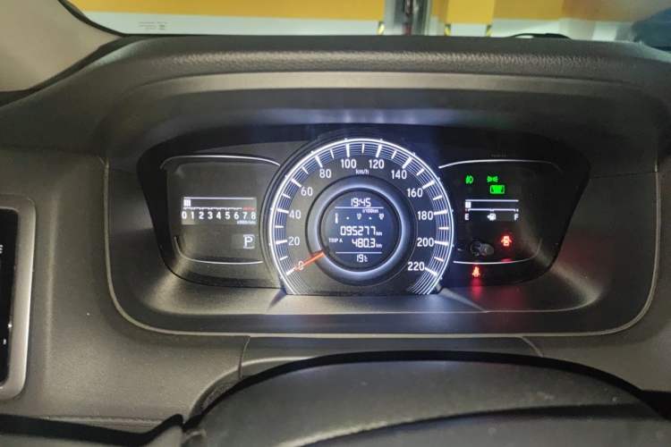 Used Honda Odyssey 2018 2.4L Smart Edition Odometer Close Up